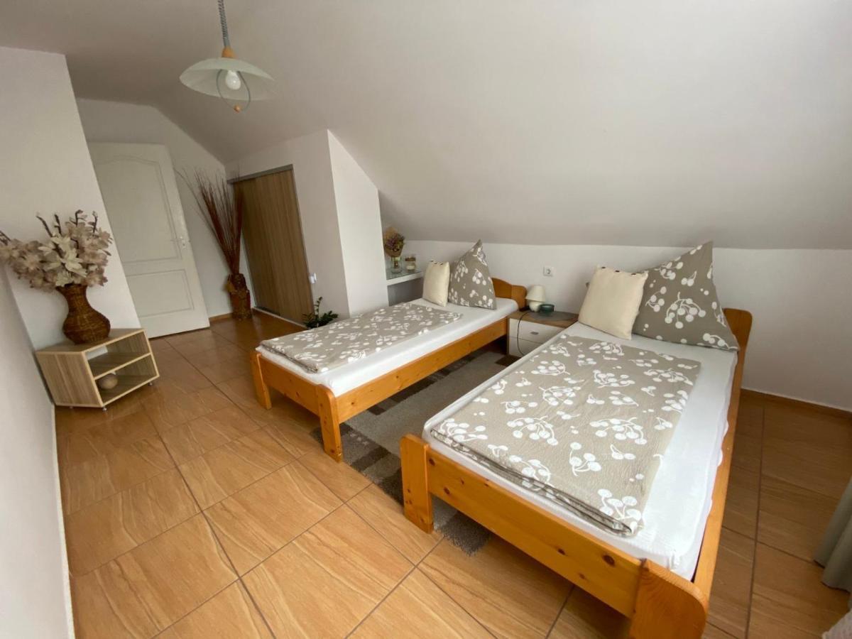 Munkacsy Apartmanok Balatonfenyves Extérieur photo