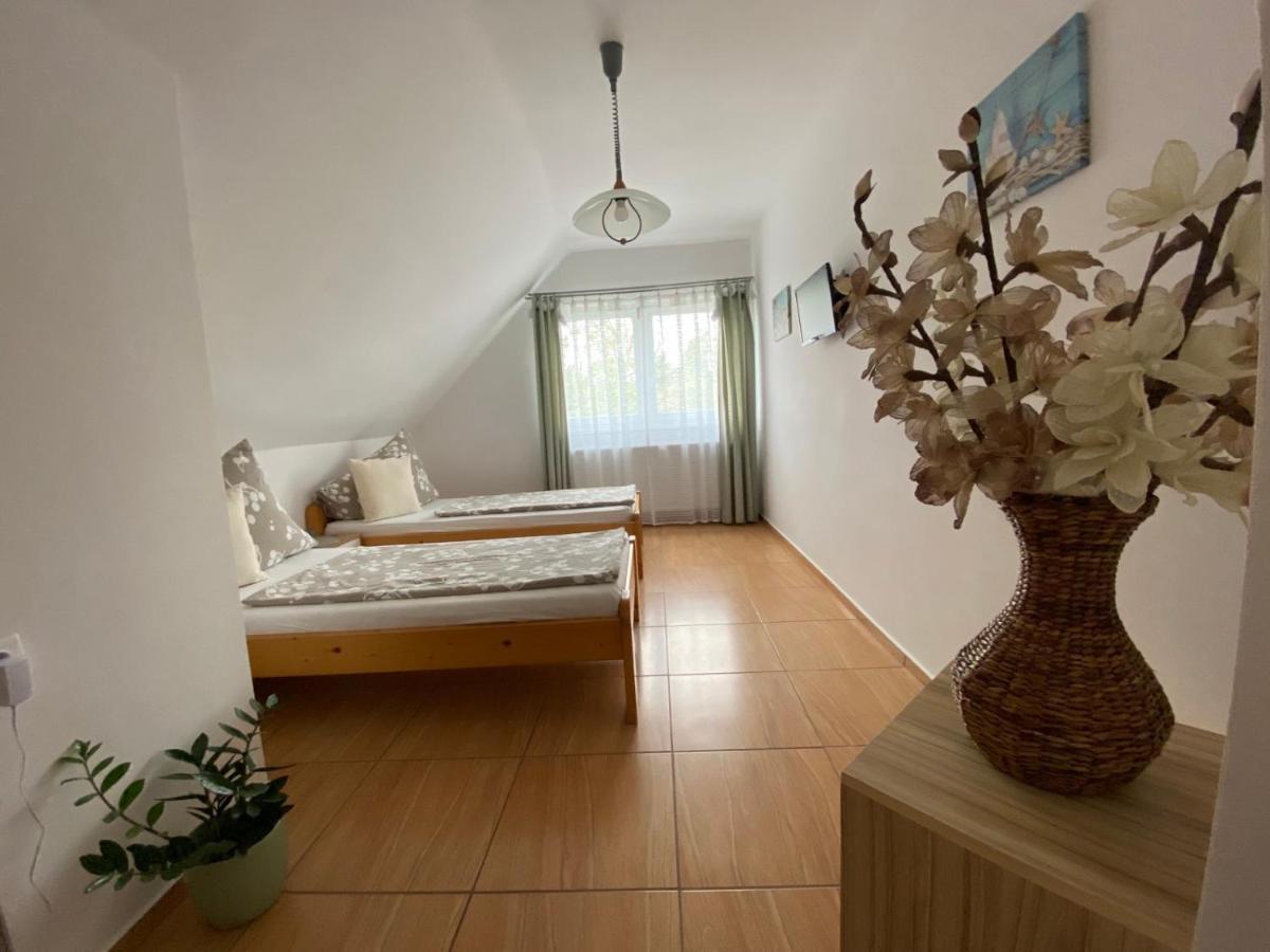 Munkacsy Apartmanok Balatonfenyves Extérieur photo