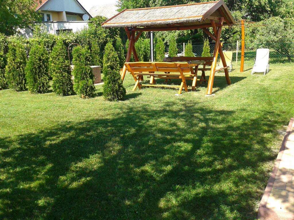 Munkacsy Apartmanok Balatonfenyves Extérieur photo
