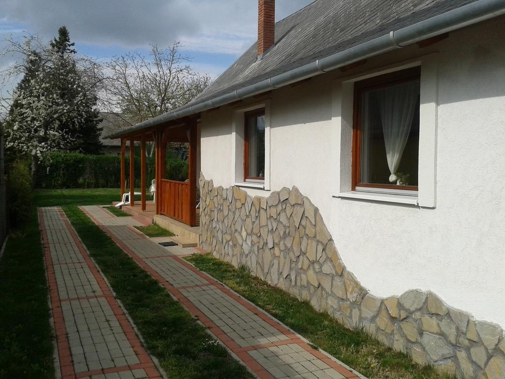 Munkacsy Apartmanok Balatonfenyves Extérieur photo